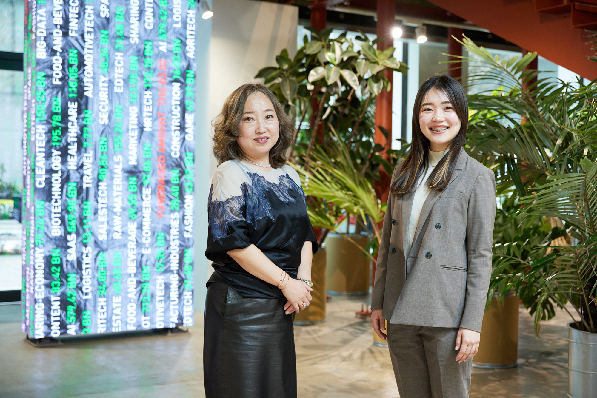 NewsPicks CCO 佐藤留美さんに従業員がインタビュー。「社会のモメンタムを捉え、情報を活かす方法とは?」