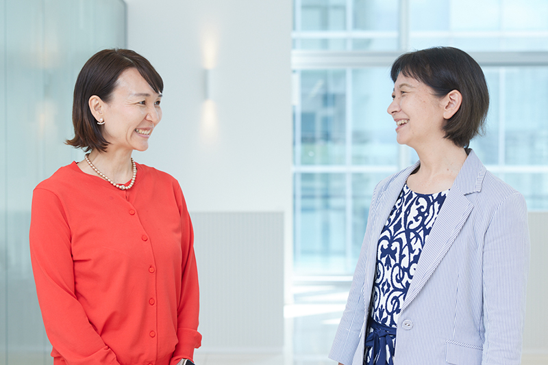 リクルート HRエージェントDivision　DEI推進プロジェクト 林 素子（左）、キャリアアドバイザー 吉田智春（右）