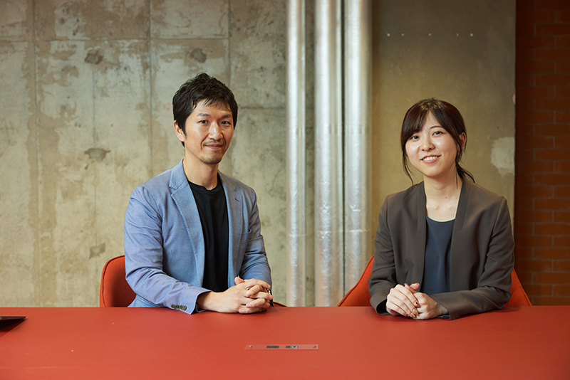 『申込サポート by SUUMO』の開発と営業を担うリクルート従業員の宮下 俊と森本江美子