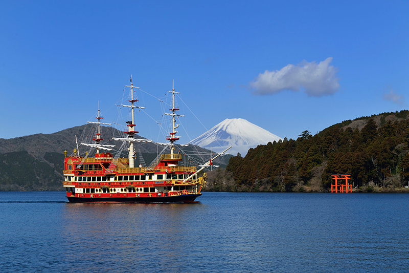 2022年6月から『Airペイ』『Airペイ QR』を導入した箱根観光船株式会社様。箱根・芦ノ湖にて遊覧船の運航をはじめ、ホテル施設や物販、飲食事業などの観光業を展開する
