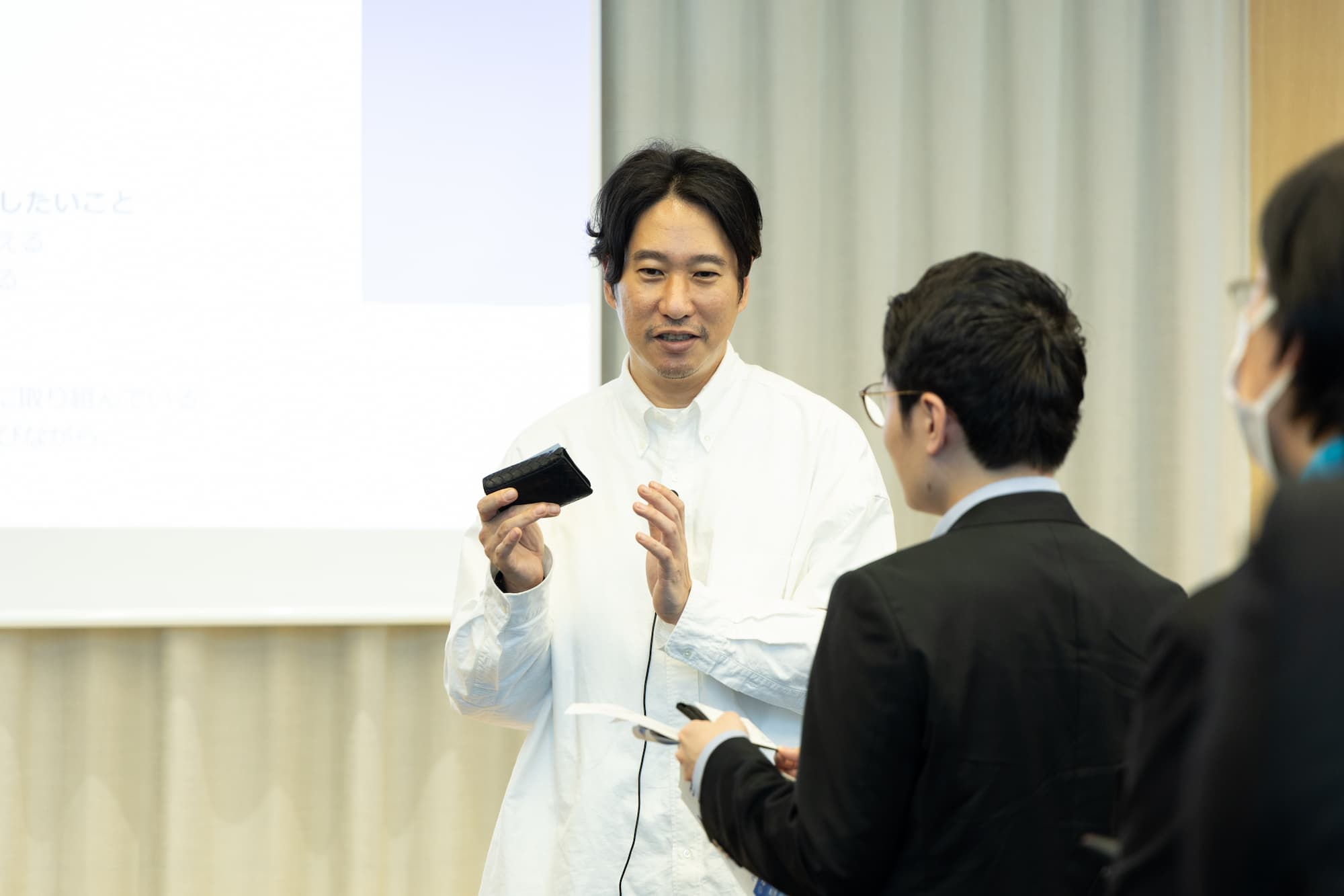 株式会社リクルート 執行役員(プロダクト本部 HR)山口順通が記者からの質問を受ける様子