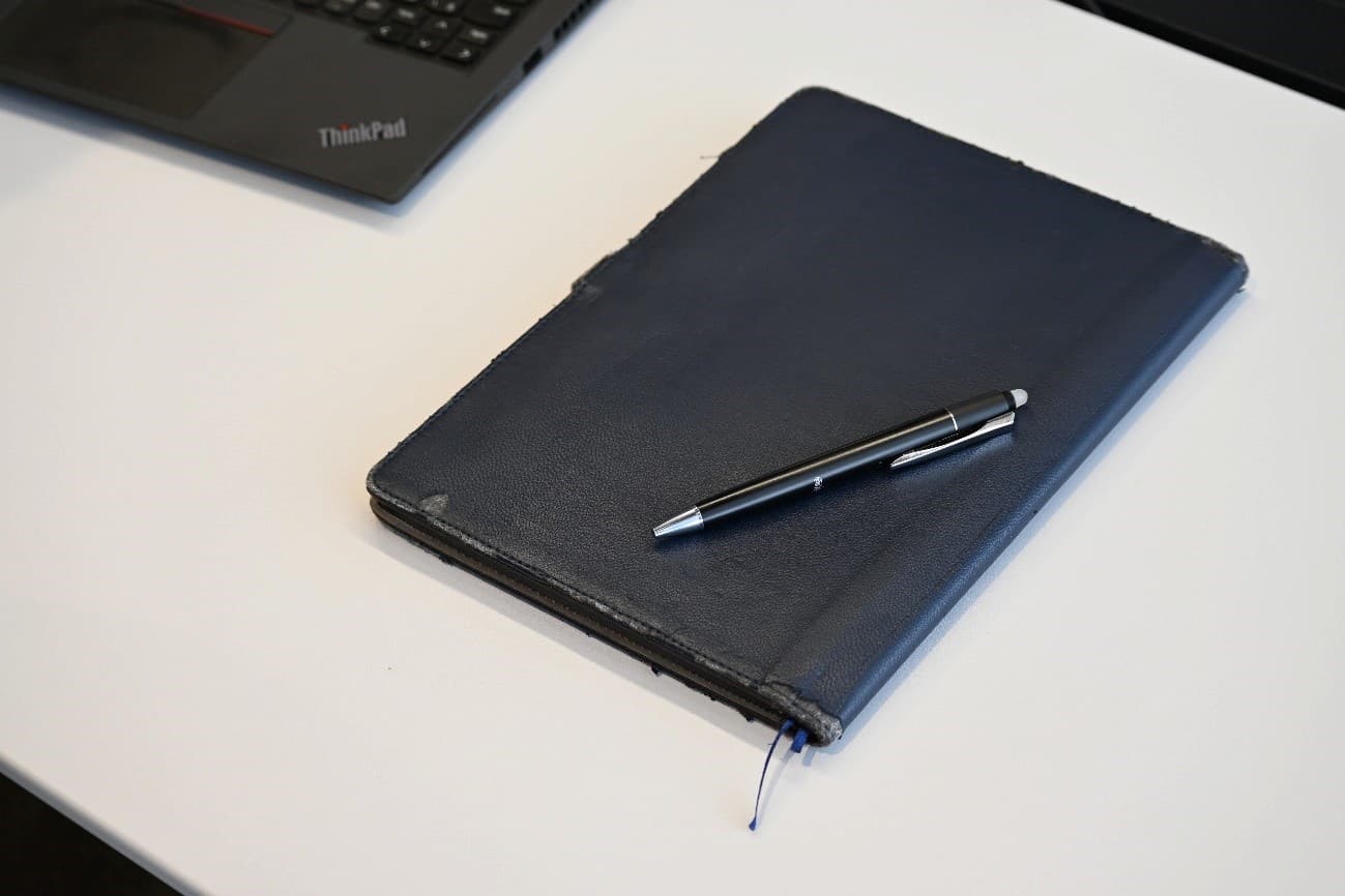 学生時代から自分を客観視し、内省する際にはよく手書きのノートを使う。カバーは廃盤になってしまったので捨てられず、愛着もひとしお