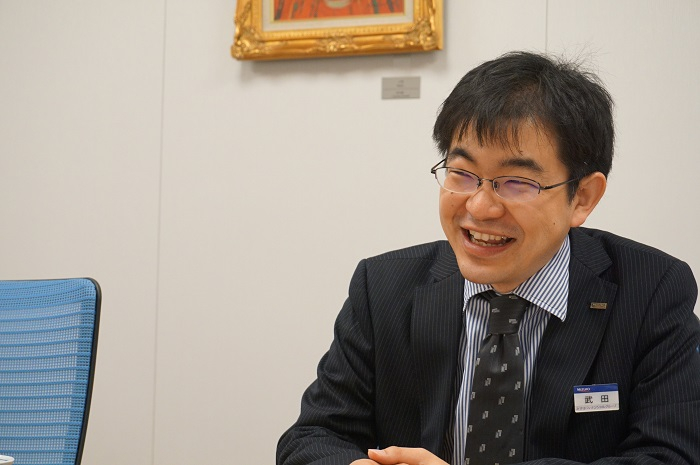 同社グローバル人事業務部で企画を担当する武田氏