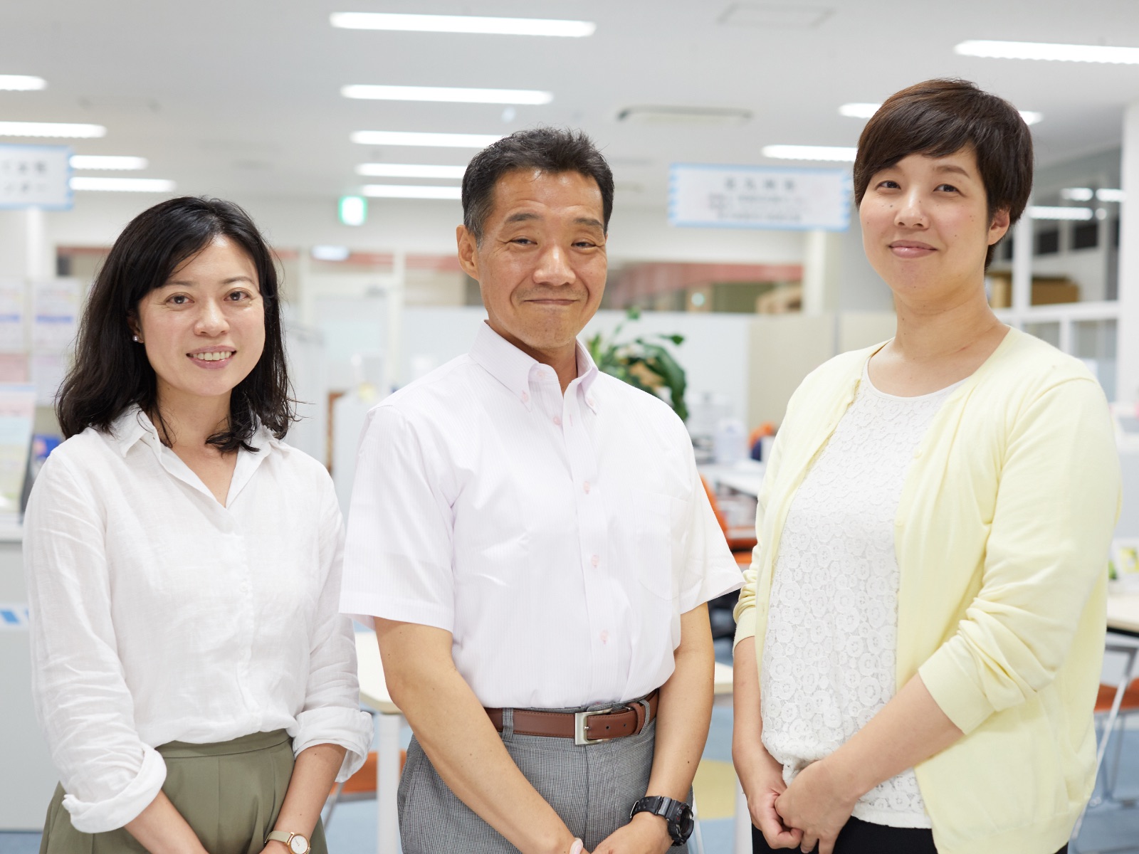 北九州市 総務局 女性の輝く社会推進室 女性活躍推進課のみなさん。写真左より、福山順子担当係長、和田将洋担当課長、江口陽菜主査。