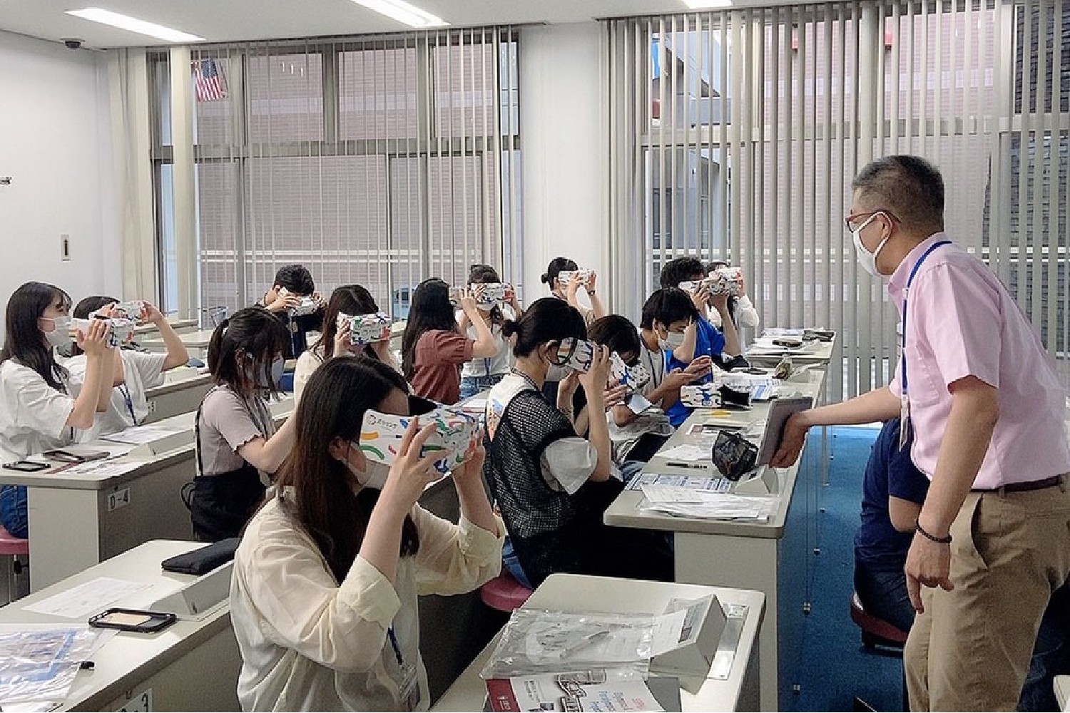 日本外国語専門学校の授業にて共生社会推進に向けた『パラスポーツ体験VR動画』を活用